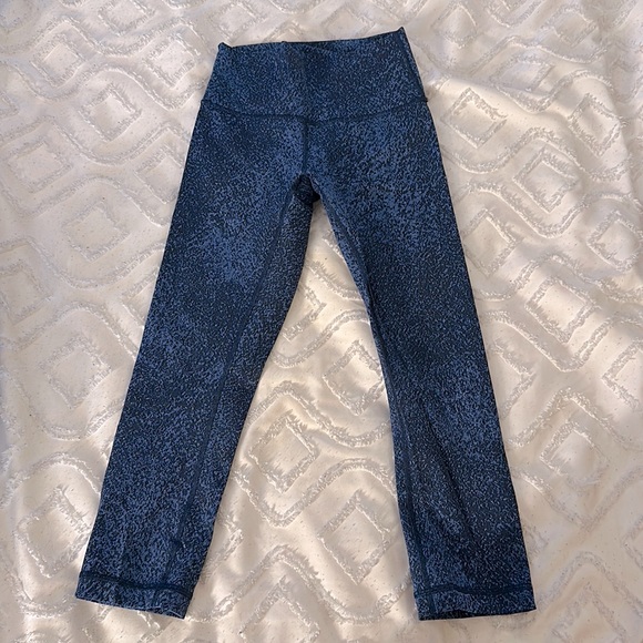 Lululemon crops - Picture 2 of 10